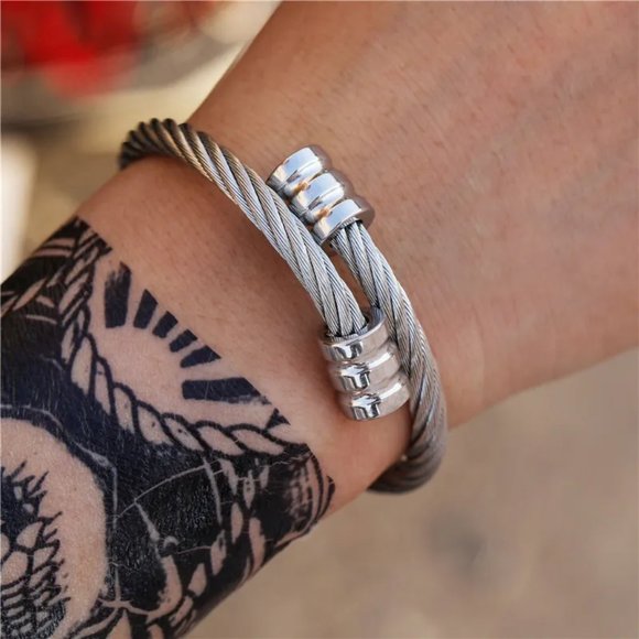 Awesome Cable Style, Solid Stainless Steel Men's Bracelet Bangle. - Picture 3 of 4